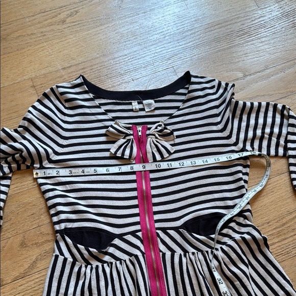 Anthropologie Top with Pink Zipper - Picture 6 of 10